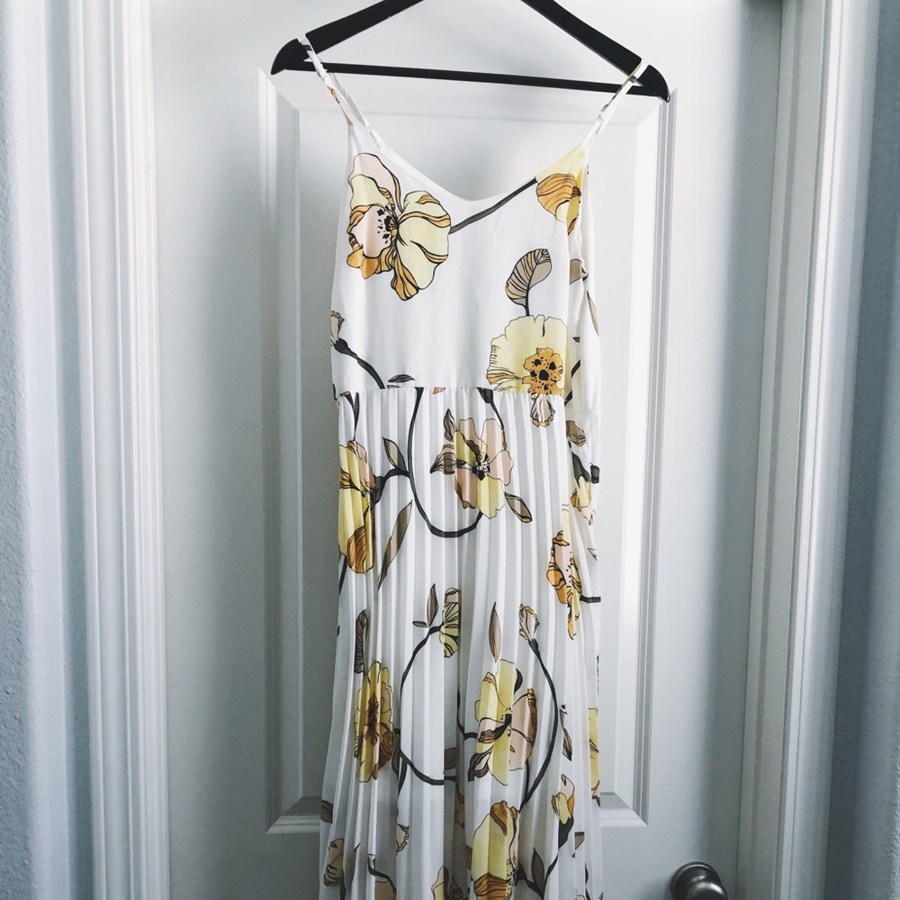 a new day Floral Pleated Midi Dress